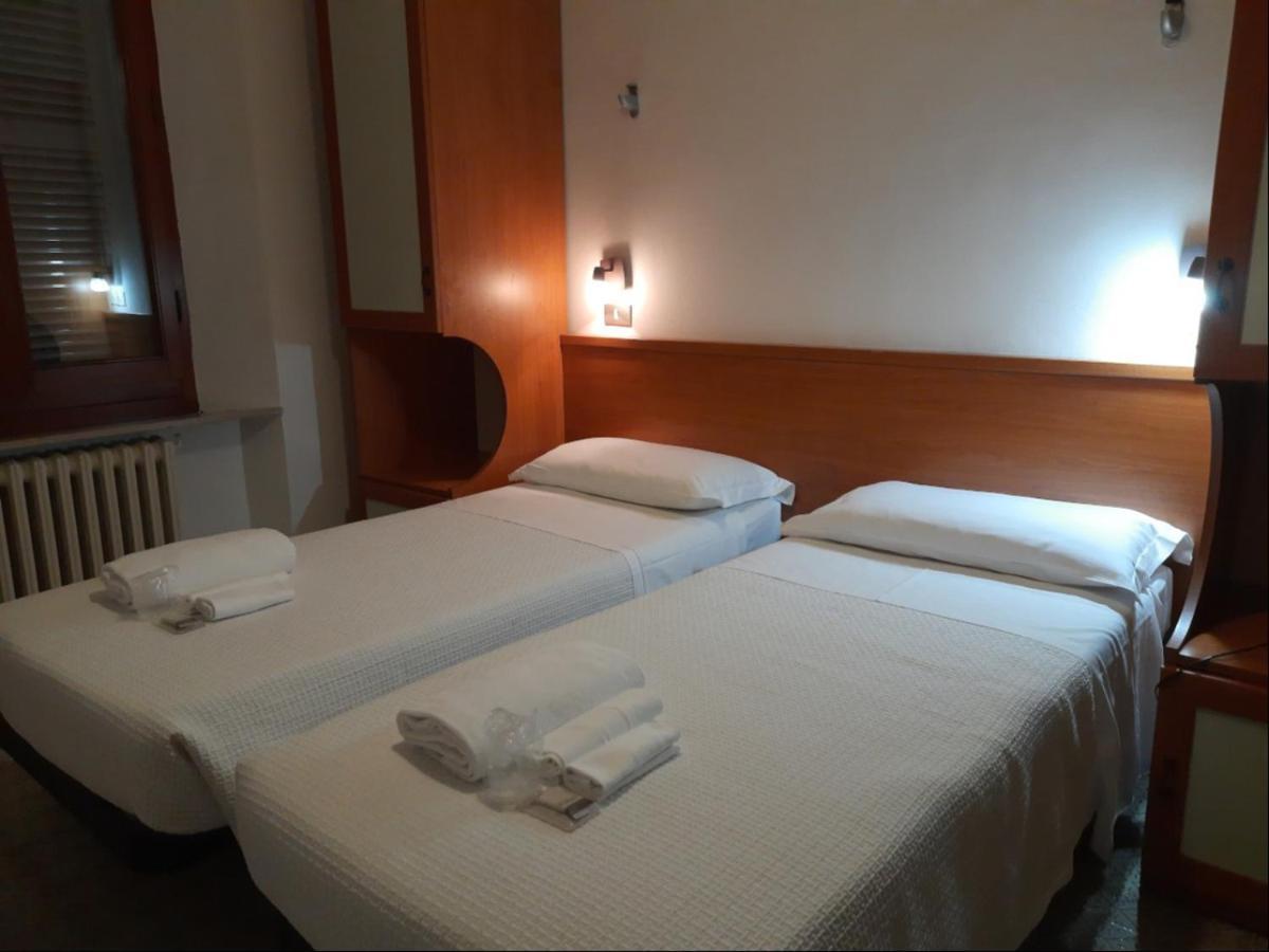Albergo Italia Ancône Extérieur photo